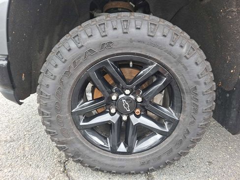 Used 2019 Chevrolet Silverado 1500 Custom Trail Boss w/ Custom Convenience Package image 8