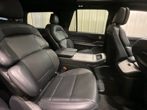 Used 2025 Lincoln Navigator Reserve w/ Jet Appearance Package image 14
