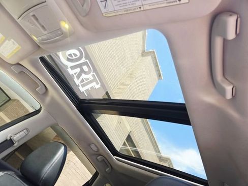 Used 2017 Nissan Rogue SL w/ SL Premium Package image 10