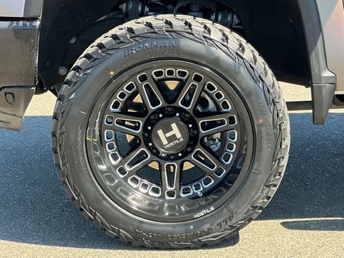 Used 2020 Chevrolet Silverado 2500 LTZ w/ LTZ Plus Package RWD image 31