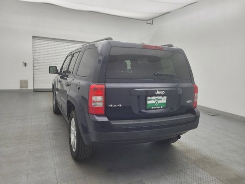Used 2017 Jeep Patriot Latitude AWD/4WD image 6