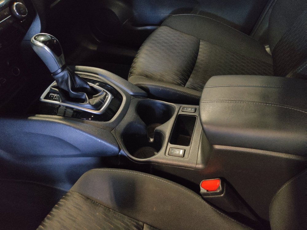 Used 2020 Nissan Rogue SV FWD image 26