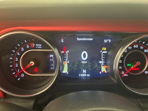 Used 2018 Jeep Wrangler Rubicon AWD/4WD image 17