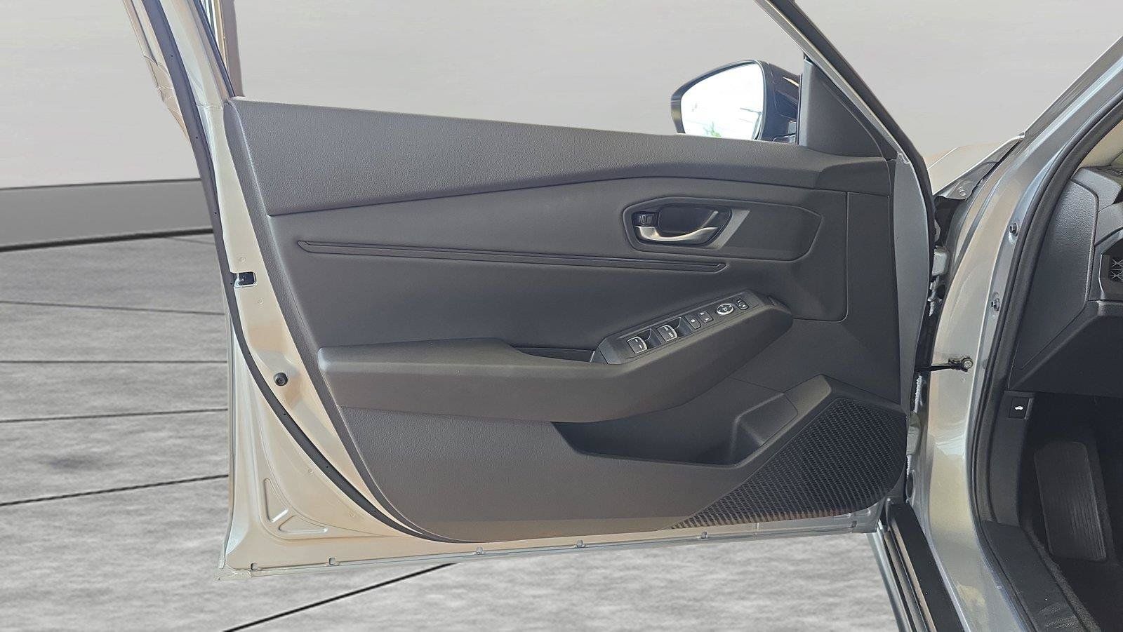 Used 2025 Honda Accord SE image 12