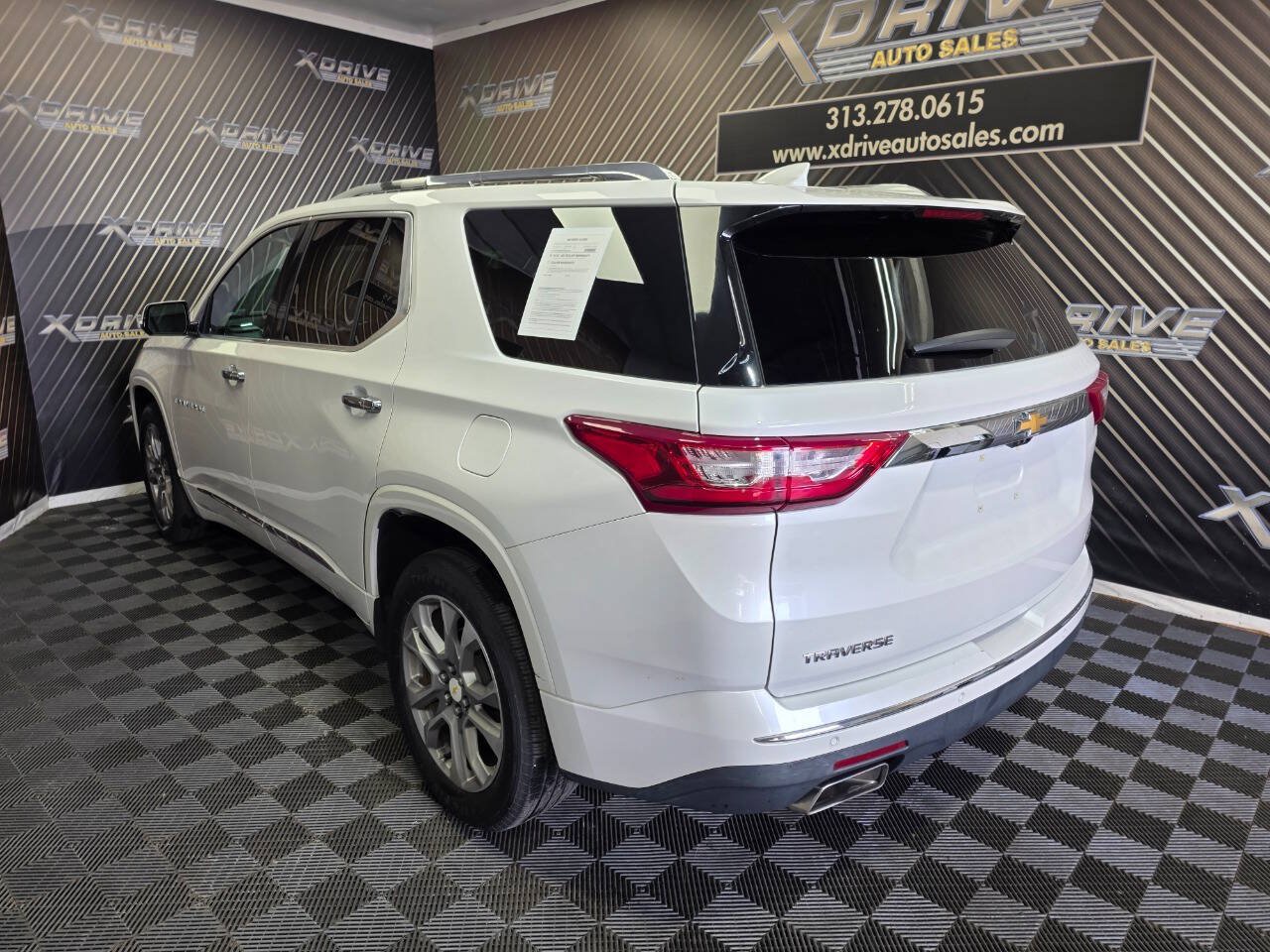 Used 2018 Chevrolet Traverse Premier w/ Driver Confidence II Package FWD image 10