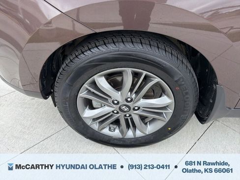 Used 2015 Hyundai Tucson GLS w/ Option Group 02 FWD image 17