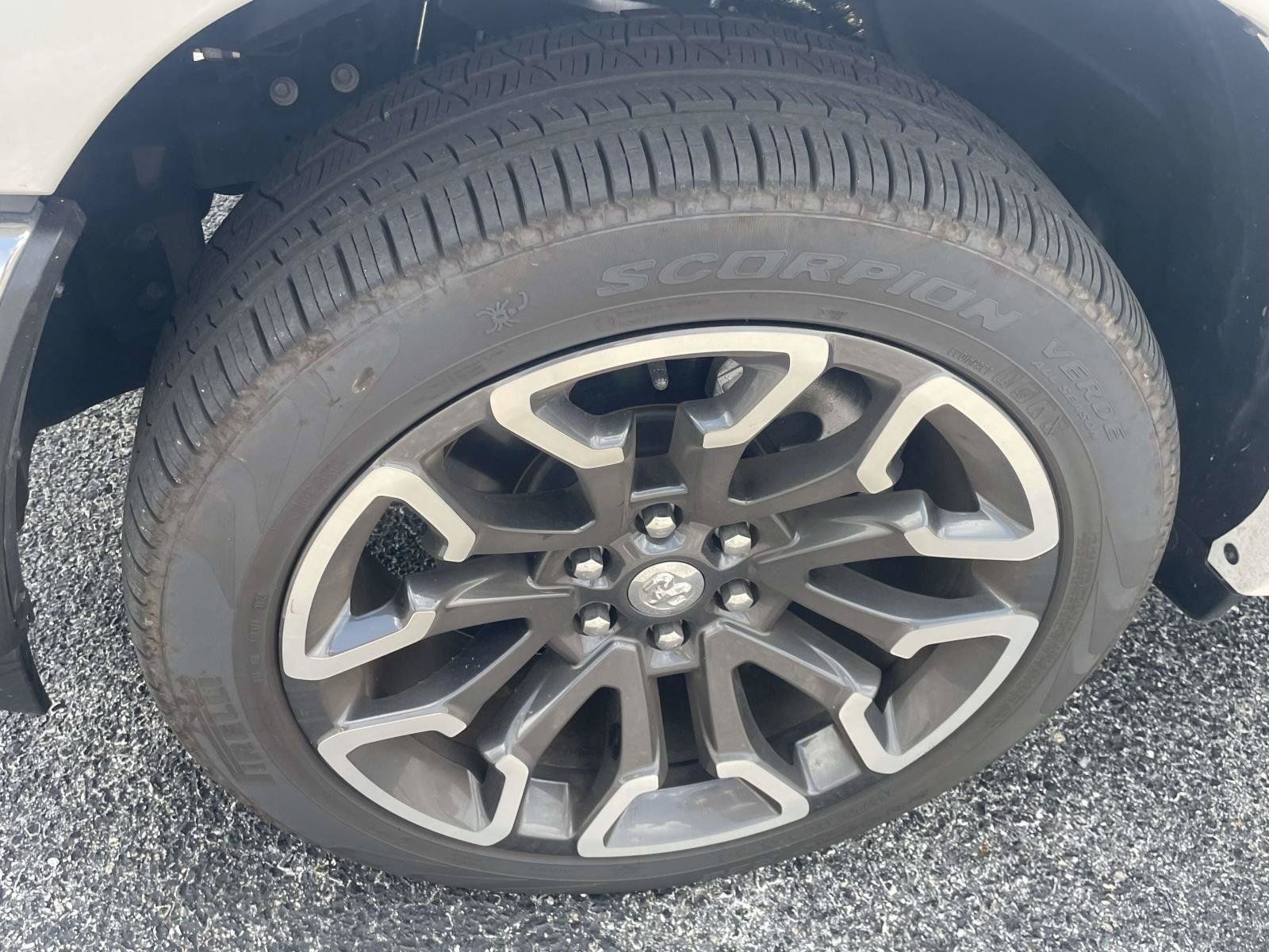 Used 2025 RAM 1500 Limited AWD/4WD image 14