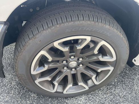 Used 2025 RAM 1500 Limited AWD/4WD image 14