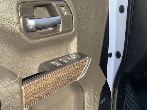 Used 2022 Chevrolet Silverado 1500 LT Trail Boss w/ Convenience Package II image 16