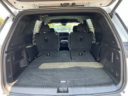 Used 2026 Chevrolet Traverse LT w/ Driver Confidence Package FWD image 32