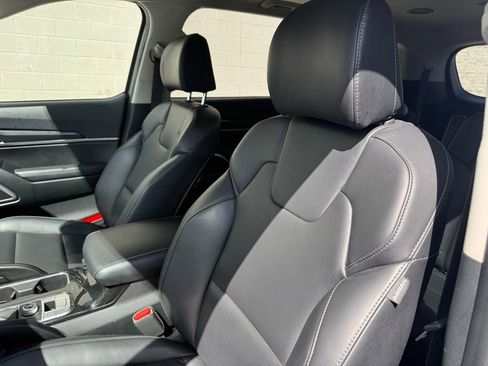 Used 2025 Kia Telluride S AWD/4WD image 24