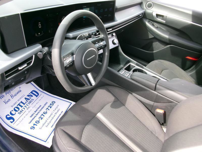 Used 2025 Hyundai Sonata SEL FWD image 12