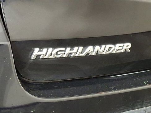 Used 2014 Toyota Highlander XLE image 30