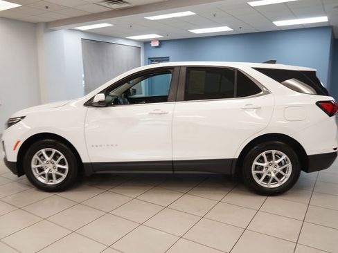 Certified 2024 Chevrolet Equinox LT image 2