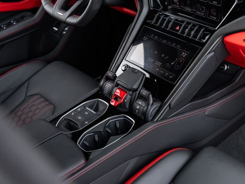 Used 2024 Lamborghini Urus S image 36