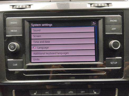 Used 2018 Volkswagen Golf S AWD/4WD image 25