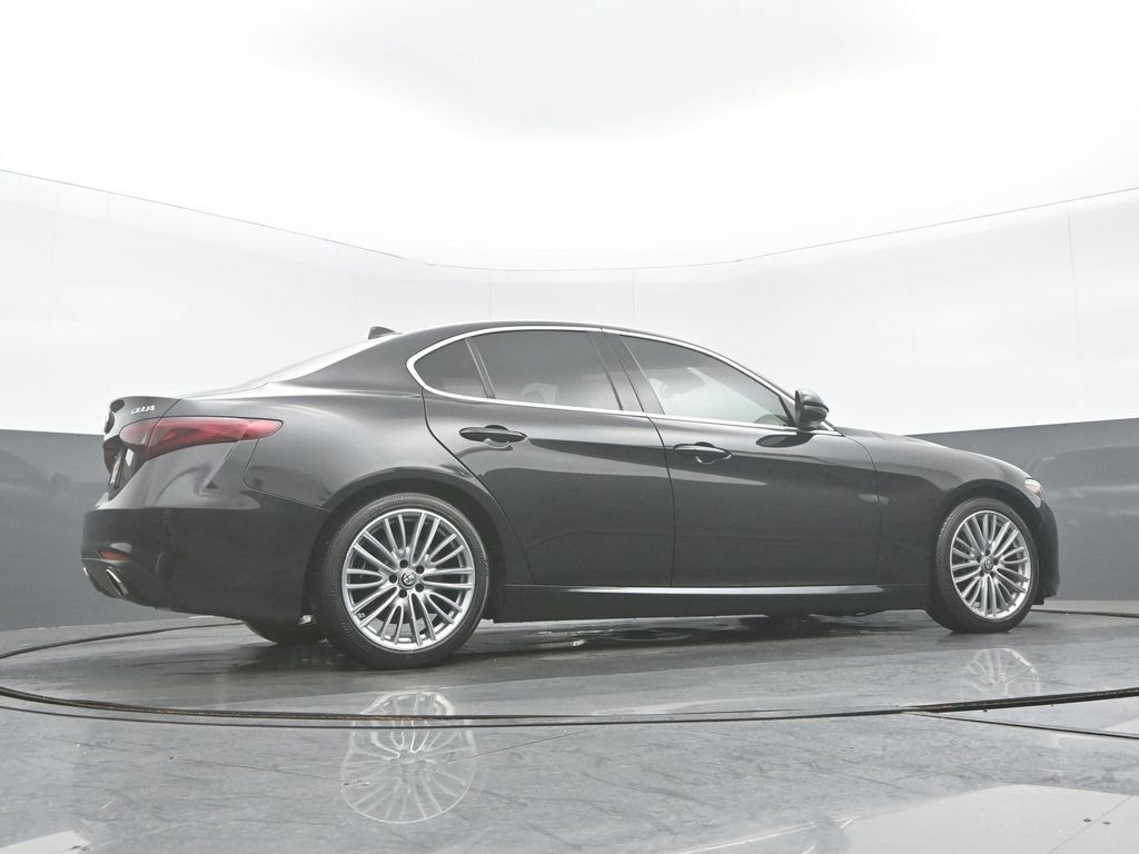 Used 2017 Alfa Romeo Giulia Ti w/ TI Lusso Light Wood Package RWD image 32