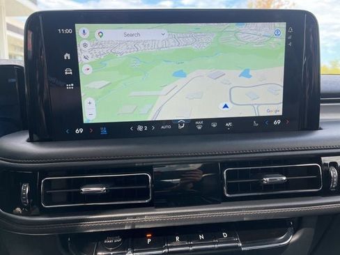 Certified 2025 Lincoln Aviator AWD image 32