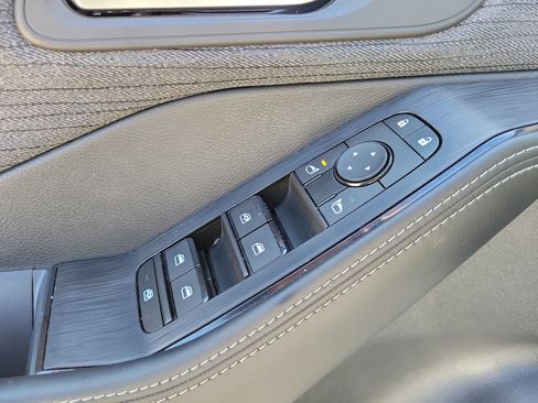 Certified 2023 Nissan Rogue SV FWD image 15