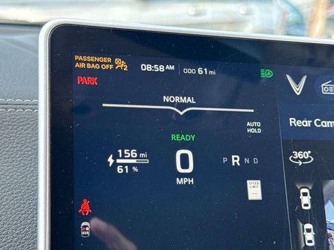 New 2025 VinFast VF 8 Eco AWD/4WD image 32