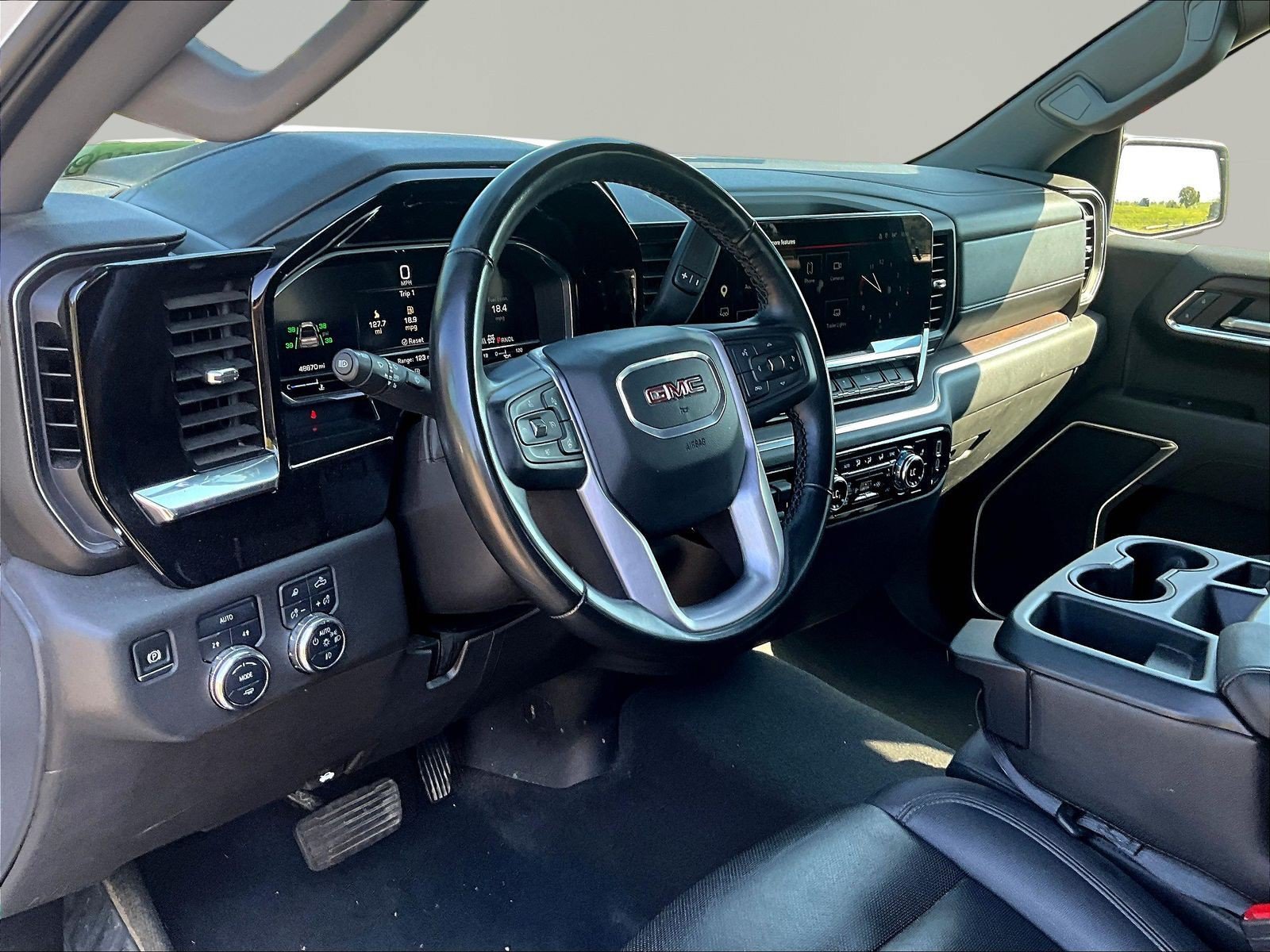 Used 2025 GMC Sierra 1500 SLT AWD/4WD image 18