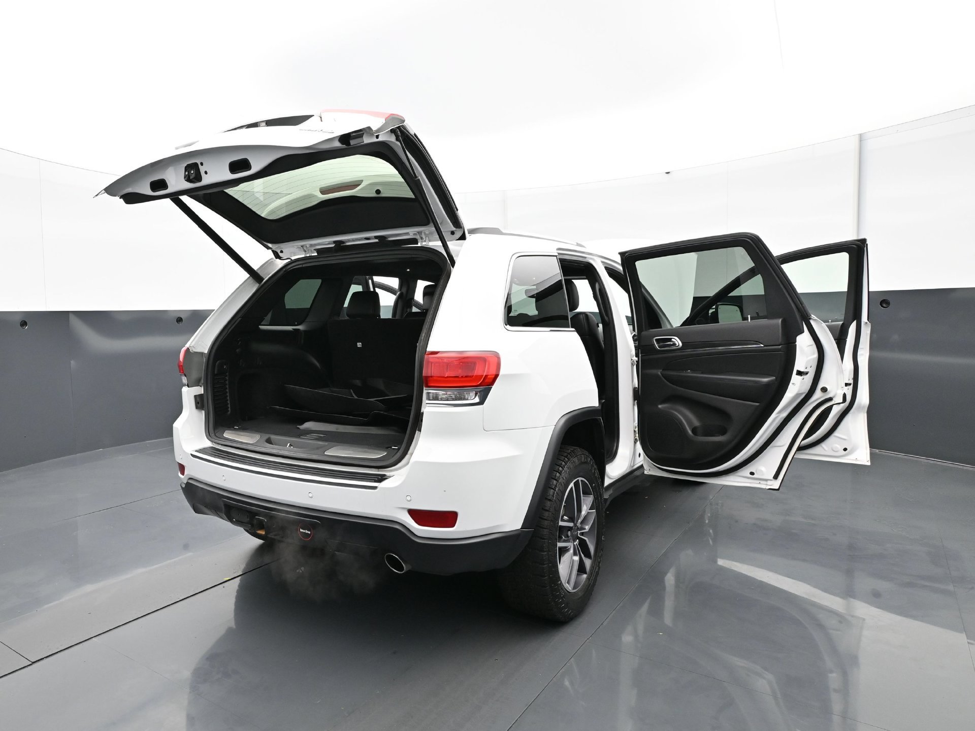 Used 2019 Jeep Grand Cherokee Limited w/ Trailer Tow Group IV AWD/4WD image 37