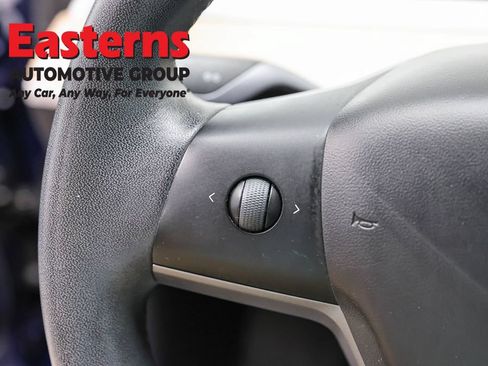 Used 2020 Tesla Model 3 Standard Range RWD image 15