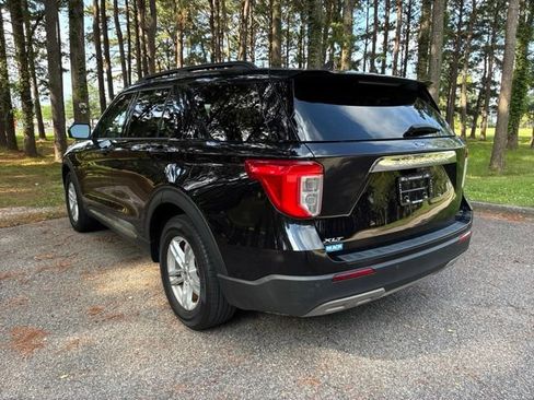 Used 2022 Ford Explorer XLT w/ Equipment Group 202A RWD image 5