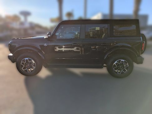 New 2025 Ford Bronco Outer Banks AWD/4WD image 9