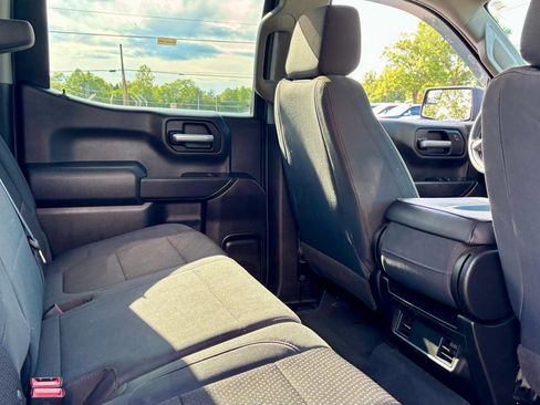 Used 2019 Chevrolet Silverado 1500 Custom w/ Custom Value Package AWD/4WD image 11