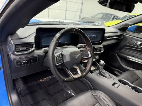 Used 2024 Ford Mustang GT Premium image 17