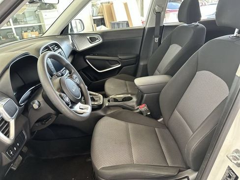 Certified 2023 Kia Soul LX FWD image 15