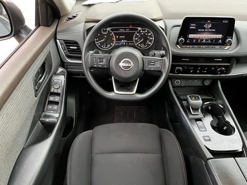 Used 2023 Nissan Rogue S image 10