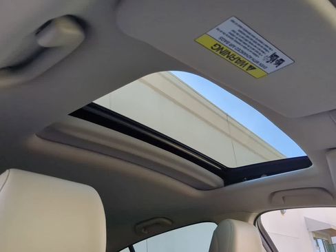 Used 2018 Acura ILX w/ Premium Package image 19