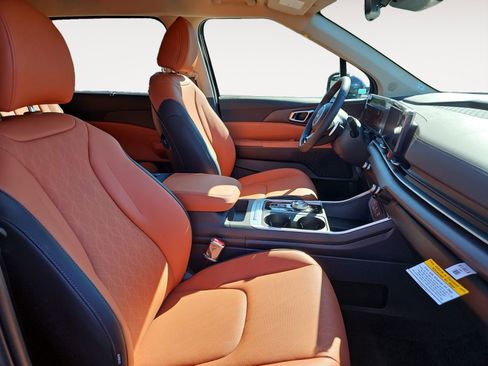 New 2026 Kia Carnival EX image 15