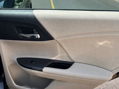 Used 2014 Honda Accord EX-L image 17