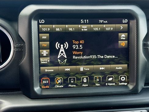 Used 2021 Jeep Wrangler Unlimited Sahara w/ Cold Weather Group AWD/4WD image 16