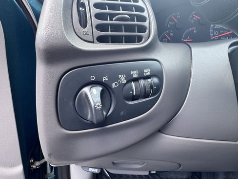 Used 1997 Ford F150 4x4 Regular Cab image 29