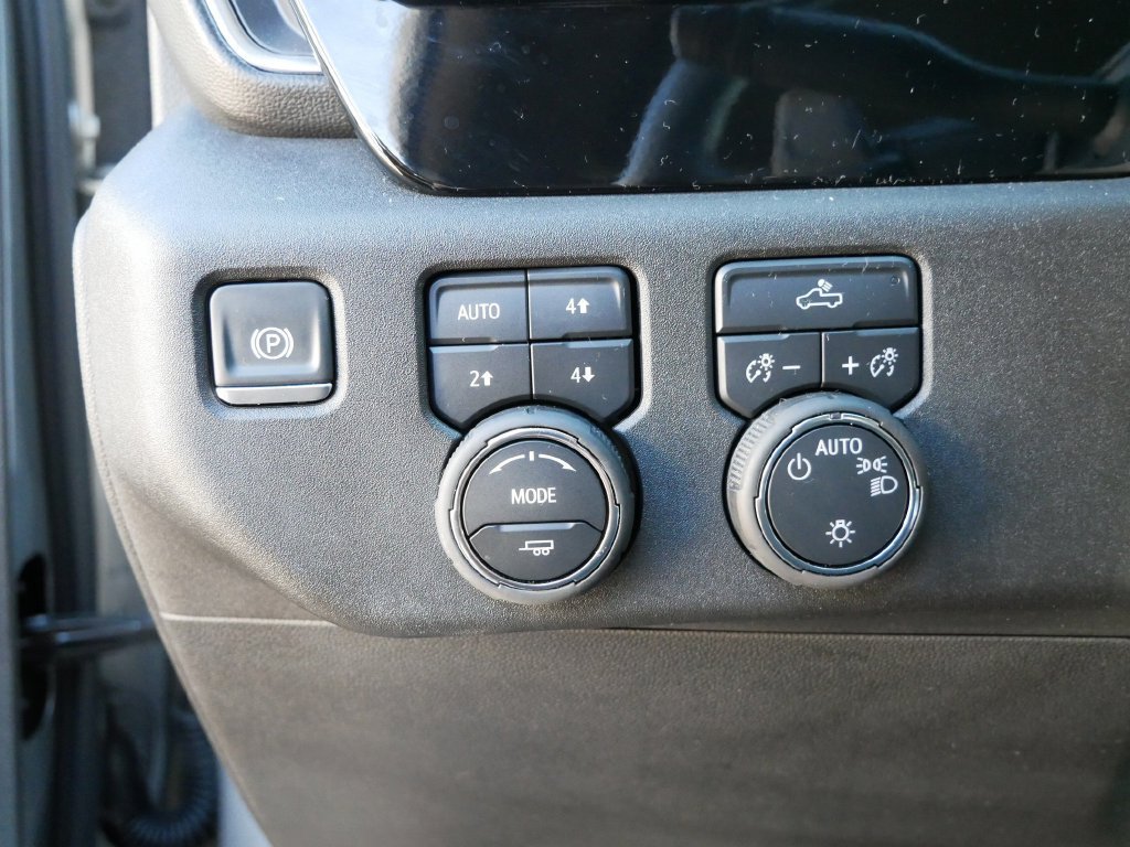 Used 2025 Chevrolet Silverado 1500 LT w/ Z71 Off-Road Package AWD/4WD image 16