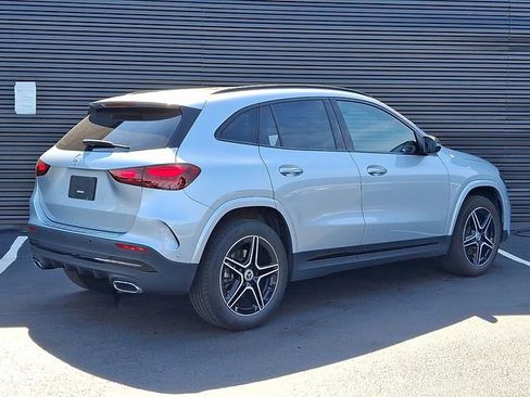 Used 2025 Mercedes-Benz GLA 250 4MATIC image 7