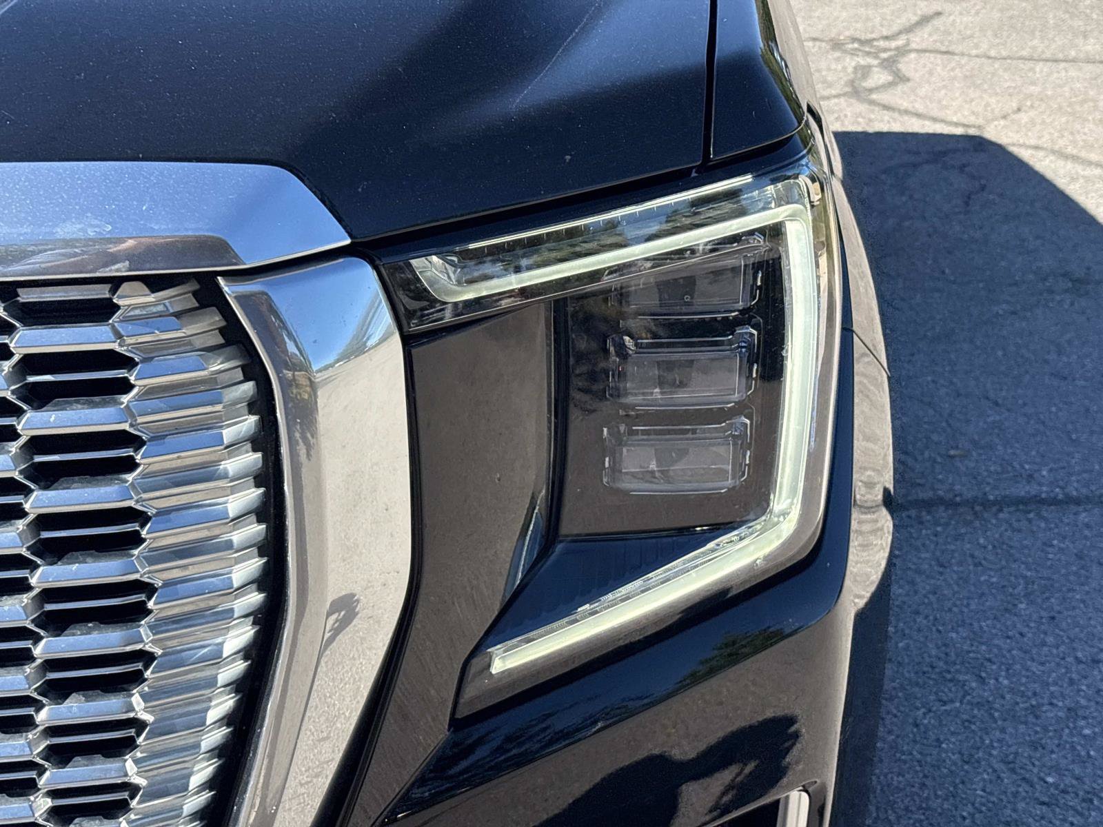 Used 2024 GMC Yukon Denali w/ Advanced Technology Package AWD/4WD image 11