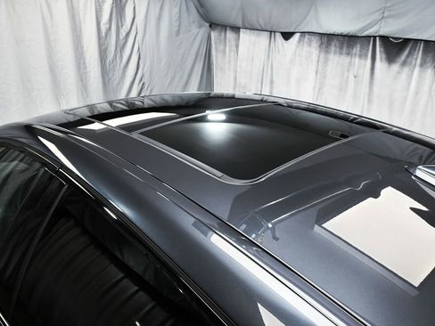 Used 2022 BMW X6 xDrive40i w/ Executive Package image 84