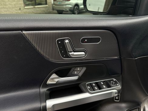 Used 2020 Mercedes-Benz GLB 250 GLB 250 image 41