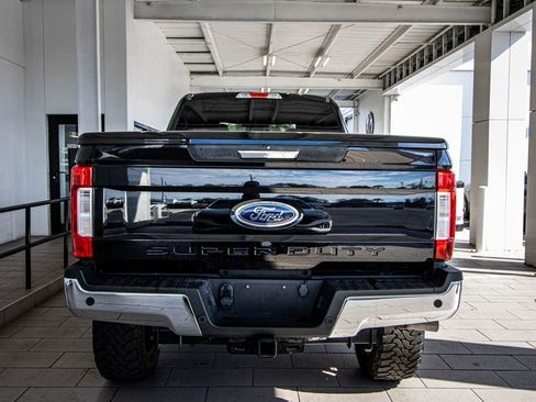 Used 2017 Ford F250 XLT w/ XLT Premium Package image 14