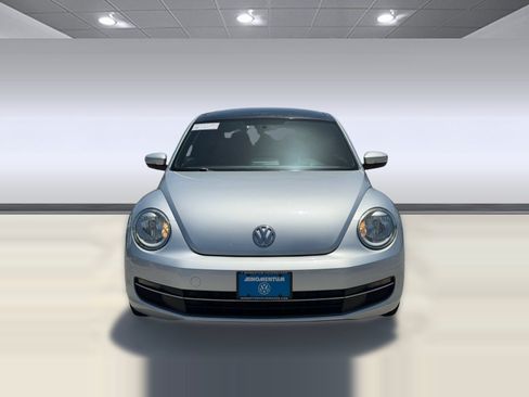 Used 2013 Volkswagen Beetle TDI FWD image 4