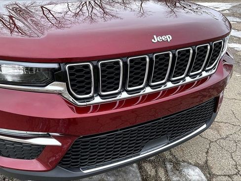 Used 2024 Jeep Grand Cherokee Limited AWD/4WD image 27