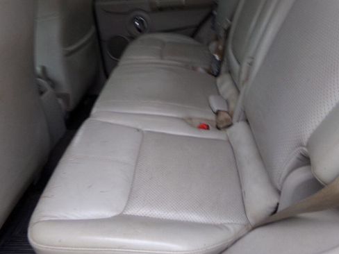 Used 2007 Jeep Commander Limited w/ Trailer Tow Group IV AWD/4WD image 8