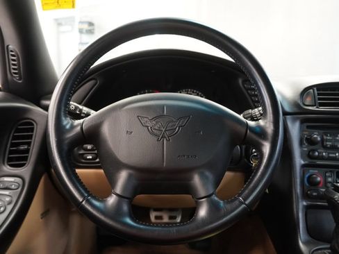 Used 2002 Chevrolet Corvette Coupe w/ Preferred Equipment Group1 RWD image 20