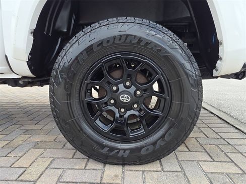 Used 2021 Toyota Tacoma SR5 image 19