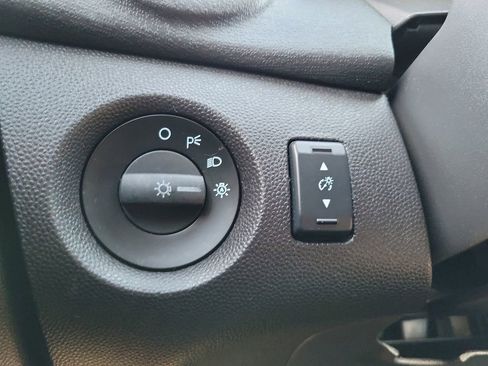 Used 2017 Ford Fiesta SE image 18